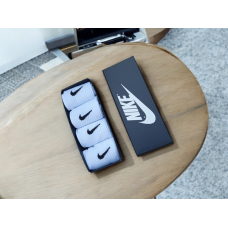 Подарунковий набір зимових шкарпеток NIKE, 4 пари білі, розмір 41-44
